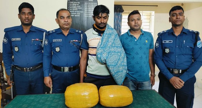 ৭ কেজি গাঁজাসহ মাদক কারবারী গ্রেফতার