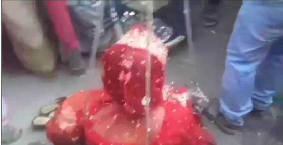 কনের ওজনের সমান টাকার কয়েন ‘যৌতুকে বিয়ে