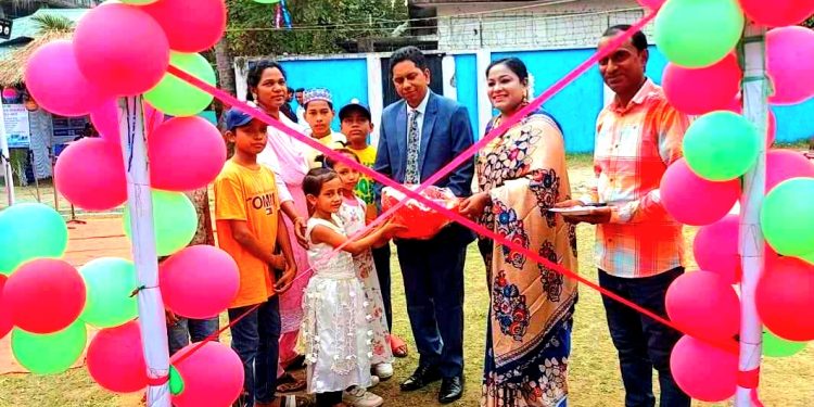 হাটহাজারীতে পথ শিশুদের নিয়ে পিঠাপুলি উৎসব! 