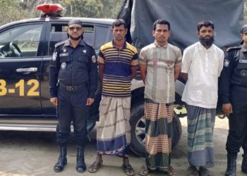 কুষ্টিয়ায় ফেনসিডিল সহ ৩ মাদক কারবারী গ্রেফতার