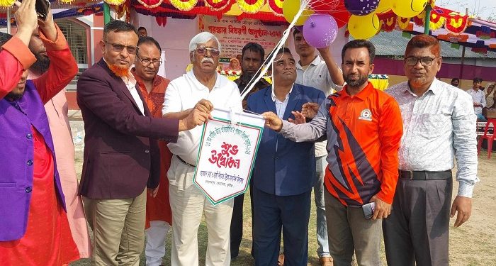 কফেজান নেছা ও হাজী নিয়ামত উল্লাহ স্কুলে পুরস্কার বিতরণ
