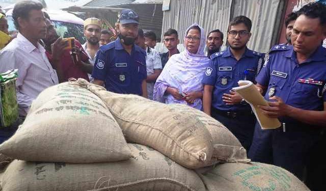 জামালপুর থেকে ১১ বস্তা সরকারি চাল উদ্ধার