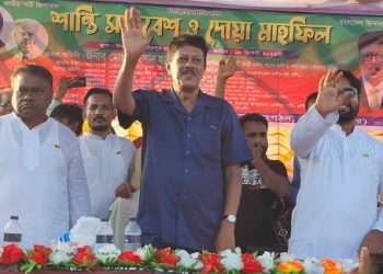 শেখ হাসিনা নিজেও ডুবেছে তার পিতাকেও ডুবিয়েছে 
