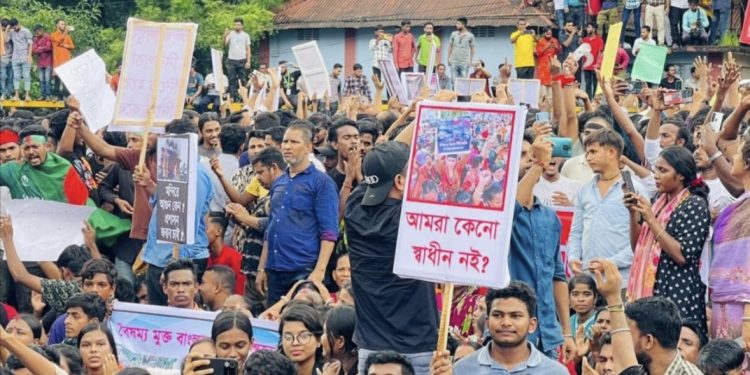 হিন্দু সম্প্রদায়ের ওপর হামলার প্রতিবাদে সিলেটে বিক্ষোভ