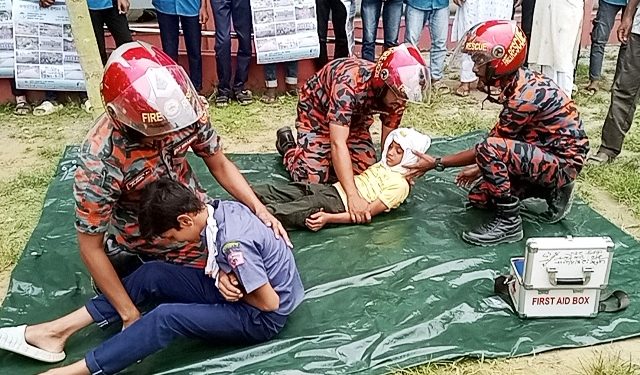 সাপাহারে ভূমিকম্প ও অগ্নিকান্ড বিষয়ক মহড়া