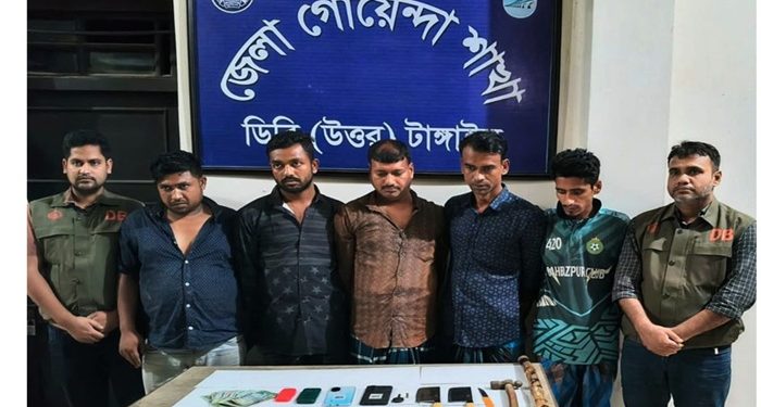 প্রবাসীর মাইক্রোবাসে ডাকাতির ঘটনায় আন্তঃজেলা ৫ ডাকাত গ্রেফতার