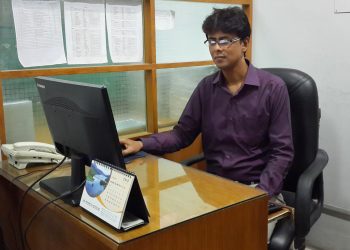 বুদ্ধিমান পাগল *শিক্ষিত মূর্খ* নয়!